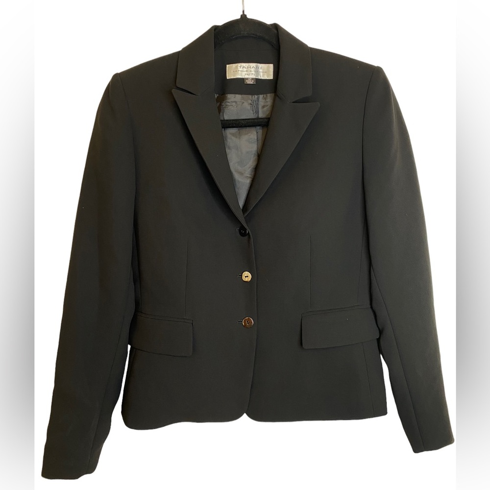 TAHARI Botton Down Blazer Size 4P